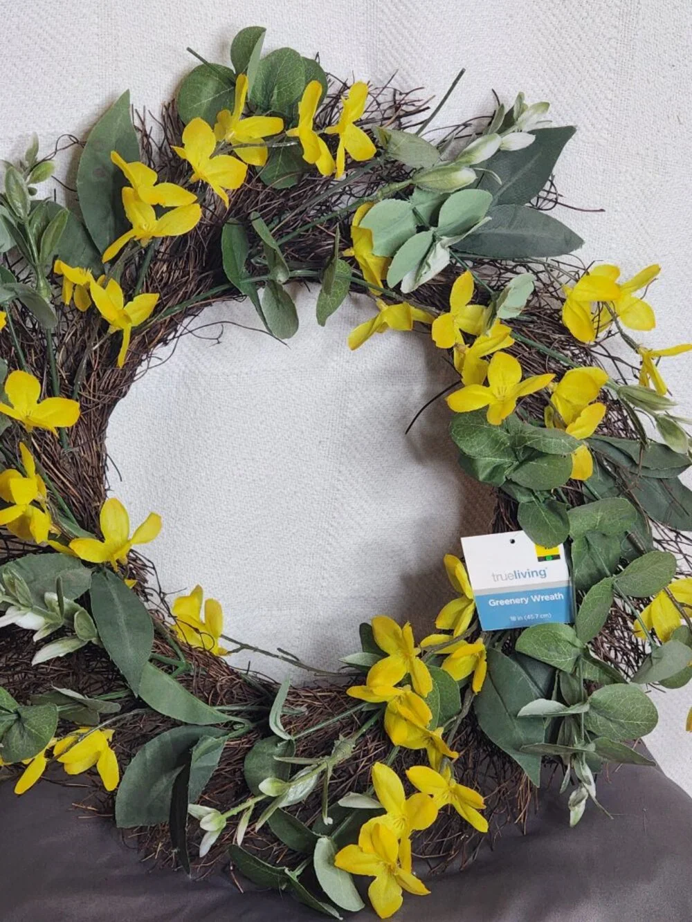 Hudson Farmhouse True Living Yellow Flower Leaf Indoor Only 18